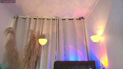 Maii_luna live cam on Cam4