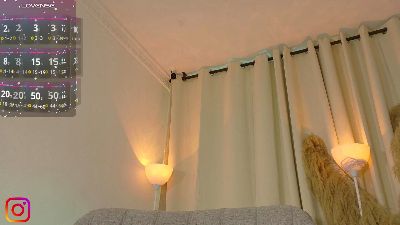 Maii_luna live cam on Cam4