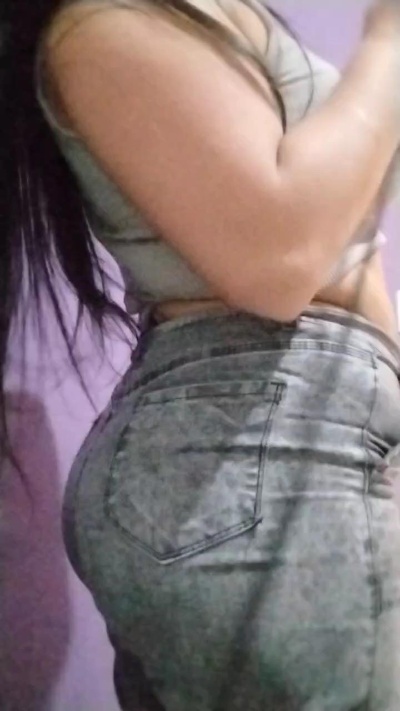 Maiilu24 live cam on Cam4