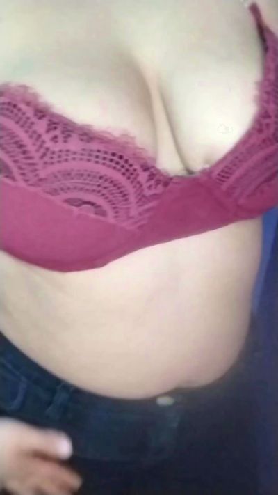 Maiilu24 live cam on Cam4