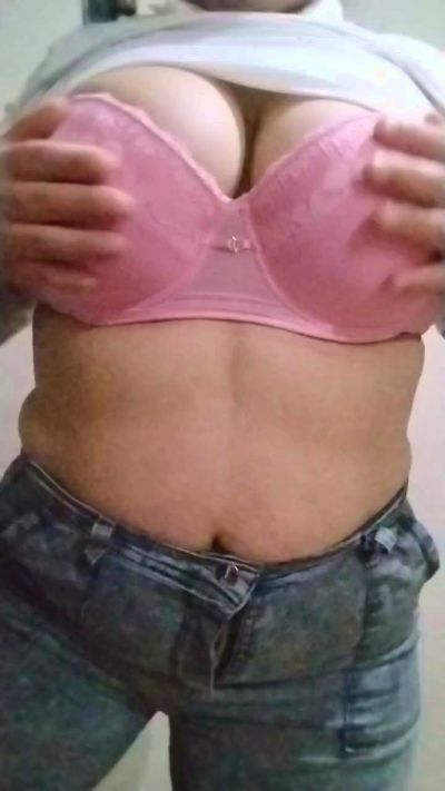 Maiilu24 live cam on Cam4