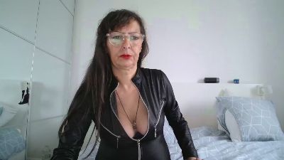 MaitresseElsa live cam on Cam4