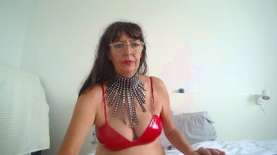 MaitresseElsa live cam on Cam4