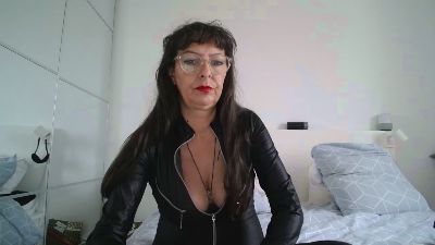 MaitresseElsa live cam on Cam4