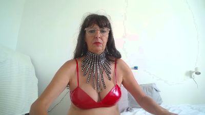 MaitresseElsa live cam on Cam4