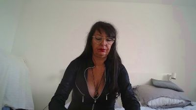 MaitresseElsa live cam on Cam4