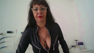 MaitresseElsa live cam on Cam4