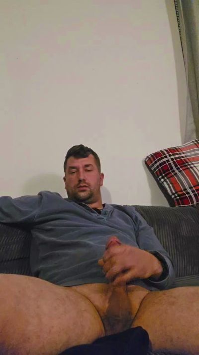 Makinmoves33 live male webcam from United States