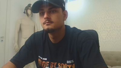 MalakaiFrost live cam on Cam4