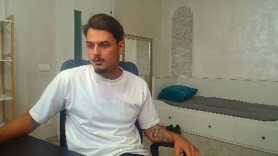 MalakaiFrost live cam on Cam4