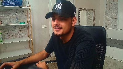 MalakaiFrost live cam on Cam4