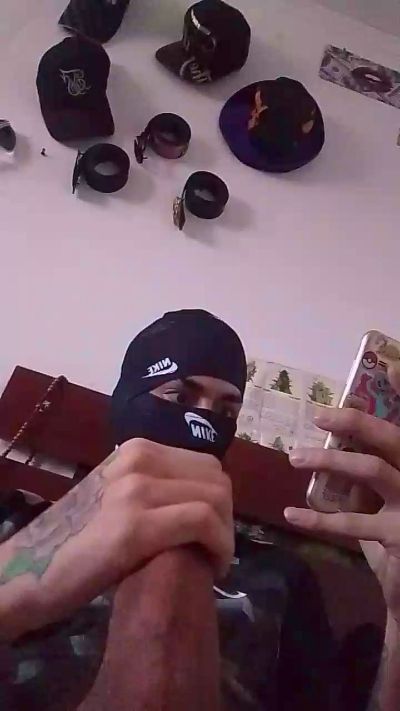 Maldixx69 live cam on Cam4