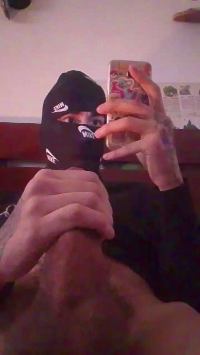 Maldixx69 live cam on Cam4