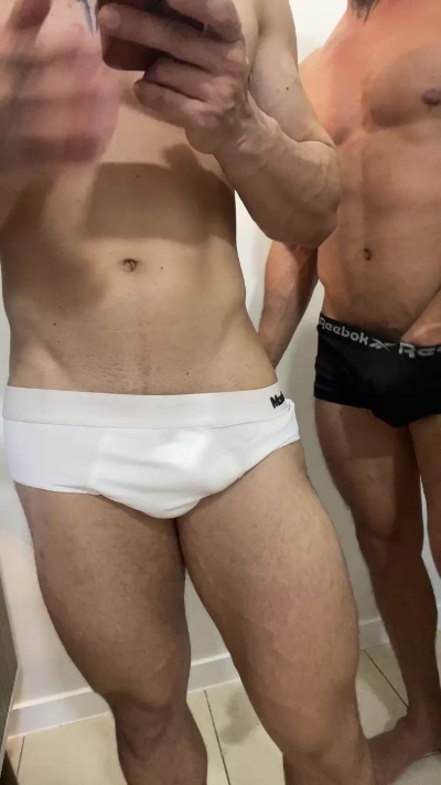 Malhadosuado698 live cam on Cam4