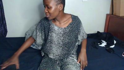 Malia_latifa live cam on Cam4