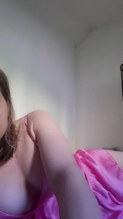 Malika025 webcam