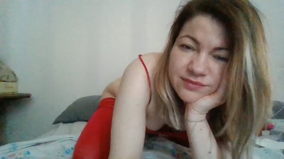 Malika025 live cam on Cam4