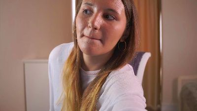 MallieDelira live cam on Cam4