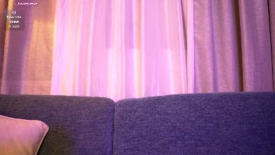 Mallory live cam on Cam4