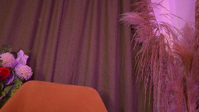 Mallory live cam on Cam4