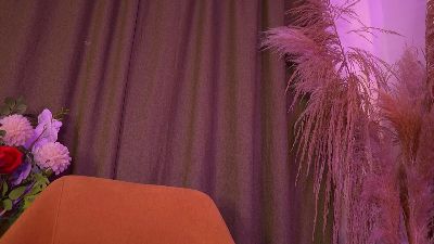 Mallory live cam on Cam4