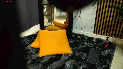 Mallory live cam on Cam4