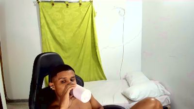 Malone3lg live cam on Cam4