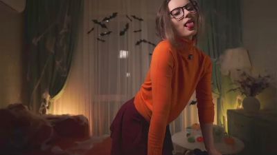 MalvinaWeglage live cam on Cam4