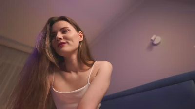 MalvinaWeglage live cam on Cam4