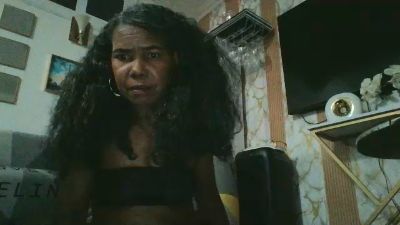 Mamiegentille live cam on Cam4