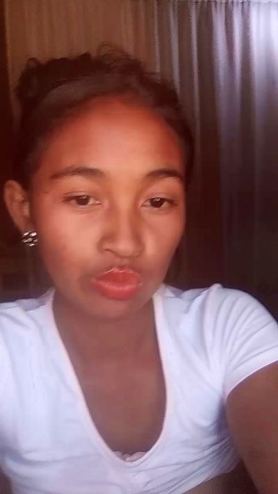 Mampionona94 live cam on Cam4