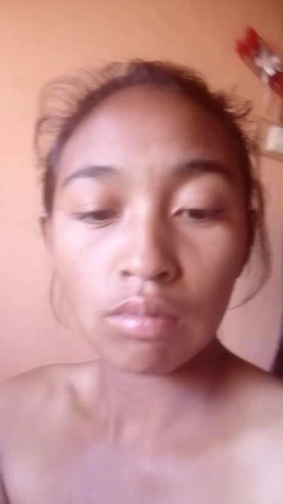 Mampionona94 live cam on Cam4
