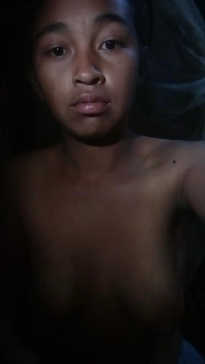Mampionona94 live cam on Cam4