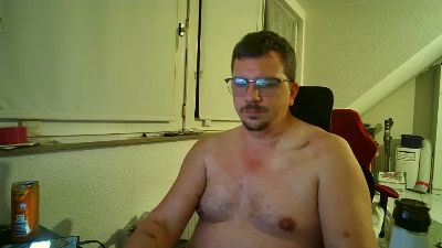 Man_Oel Live Cam and Statistics on UnifiedCams