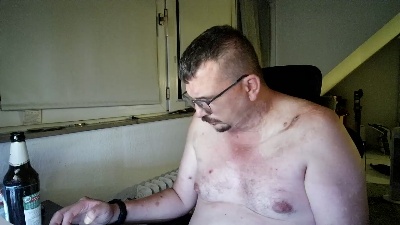 Man_Oel live cam on Cam4