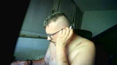 Man_Oel live cam on Cam4