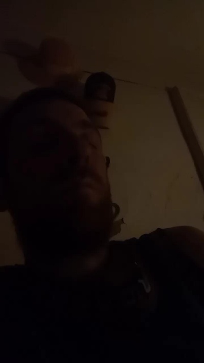 Manbly00 live cam on Cam4