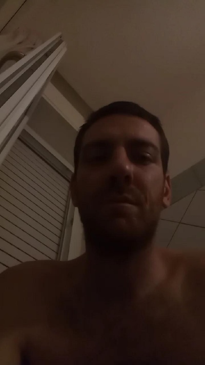 Manbly00 live cam on Cam4