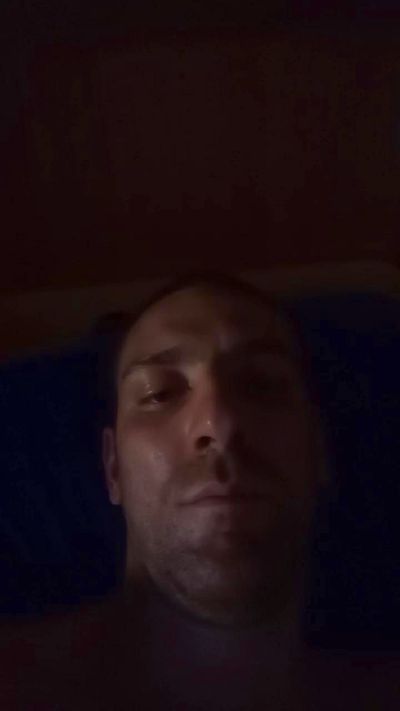 Manbly00 live cam on Cam4