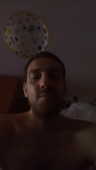 Manbly00 live cam on Cam4