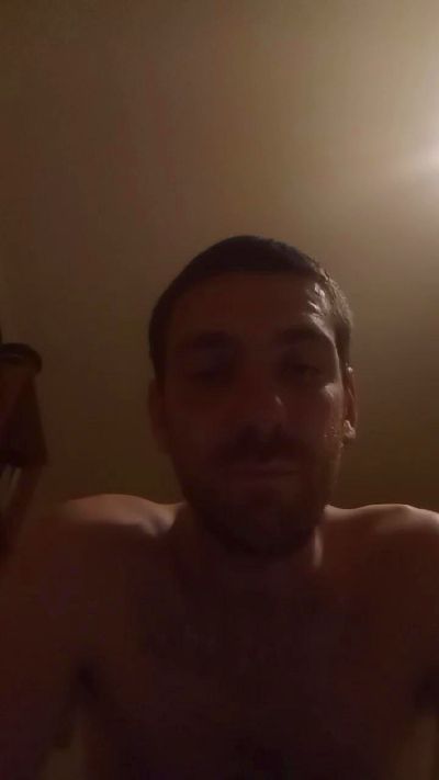 Manbly00 live cam on Cam4