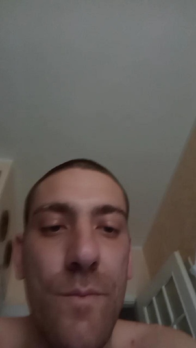 Manbly00 live cam on Cam4