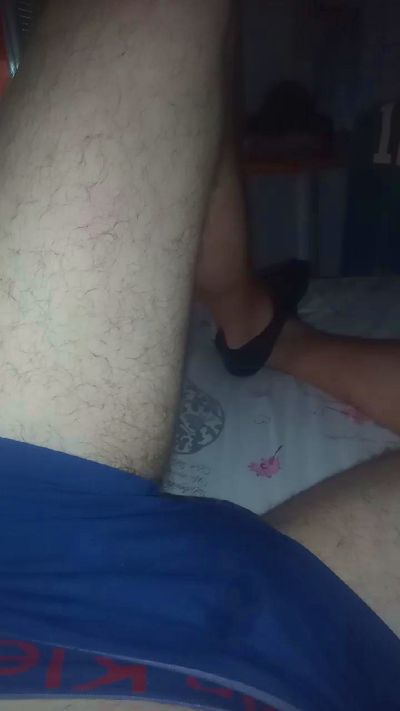 Manbly00 live cam on Cam4
