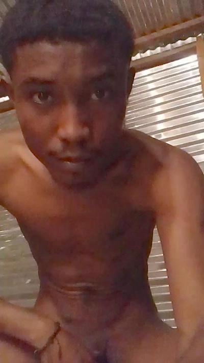 Maneij61 live cam on Cam4