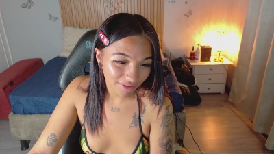 Manelyk_evans live cam on Cam4