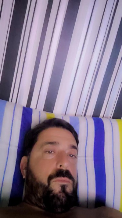 Mango1975 live cam on Cam4