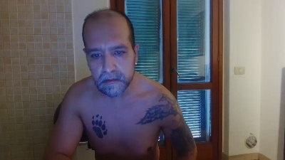Mannextdoor1929 live cam on Cam4