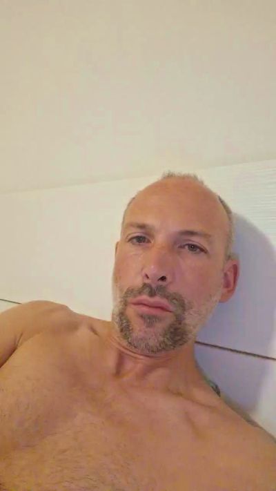 Manny84061 live cam on Cam4