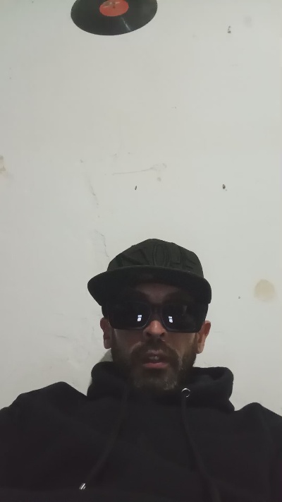 Mantrasom live cam on Cam4