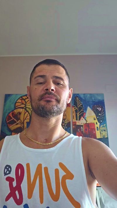 Manu1985 live cam on Cam4